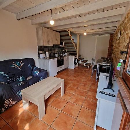 אינפייסטו Apartamento Ism.Alb. מראה חיצוני תמונה